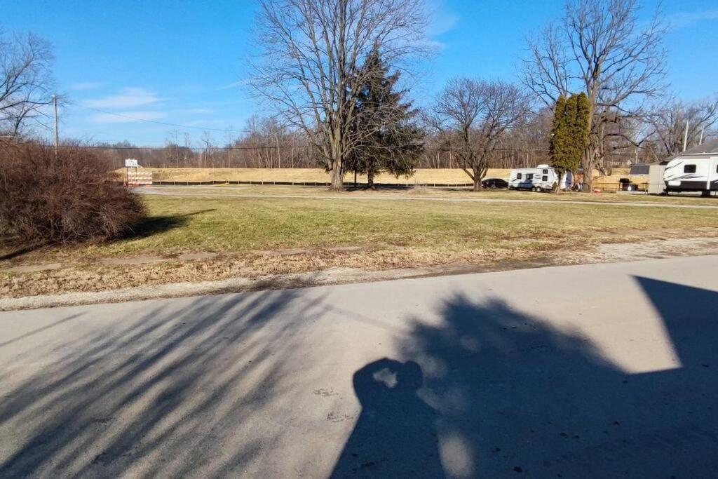 Perfect Combo Of Charm & Comfort- 2Bedroom Home Noblesville Exterior photo